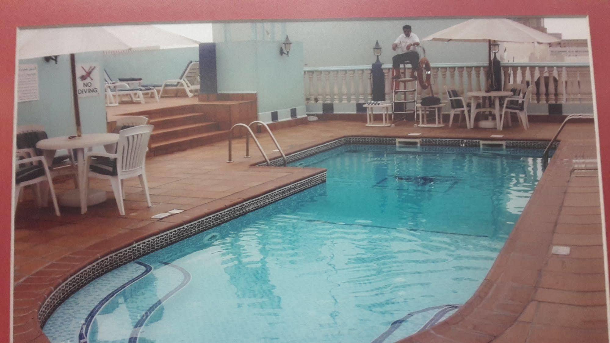 Jonrad Hotel Dubaï Extérieur photo