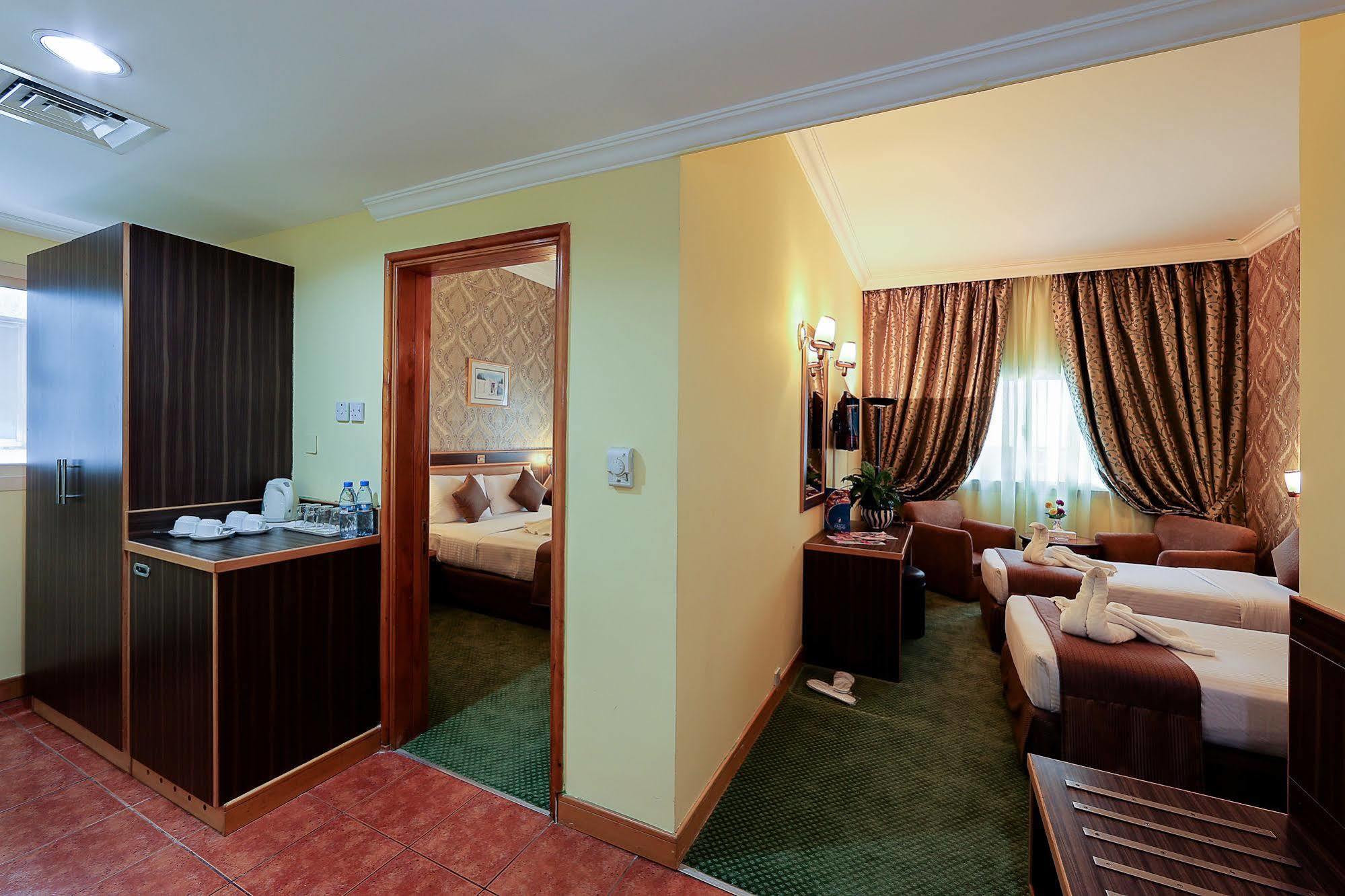 Jonrad Hotel Dubaï Extérieur photo