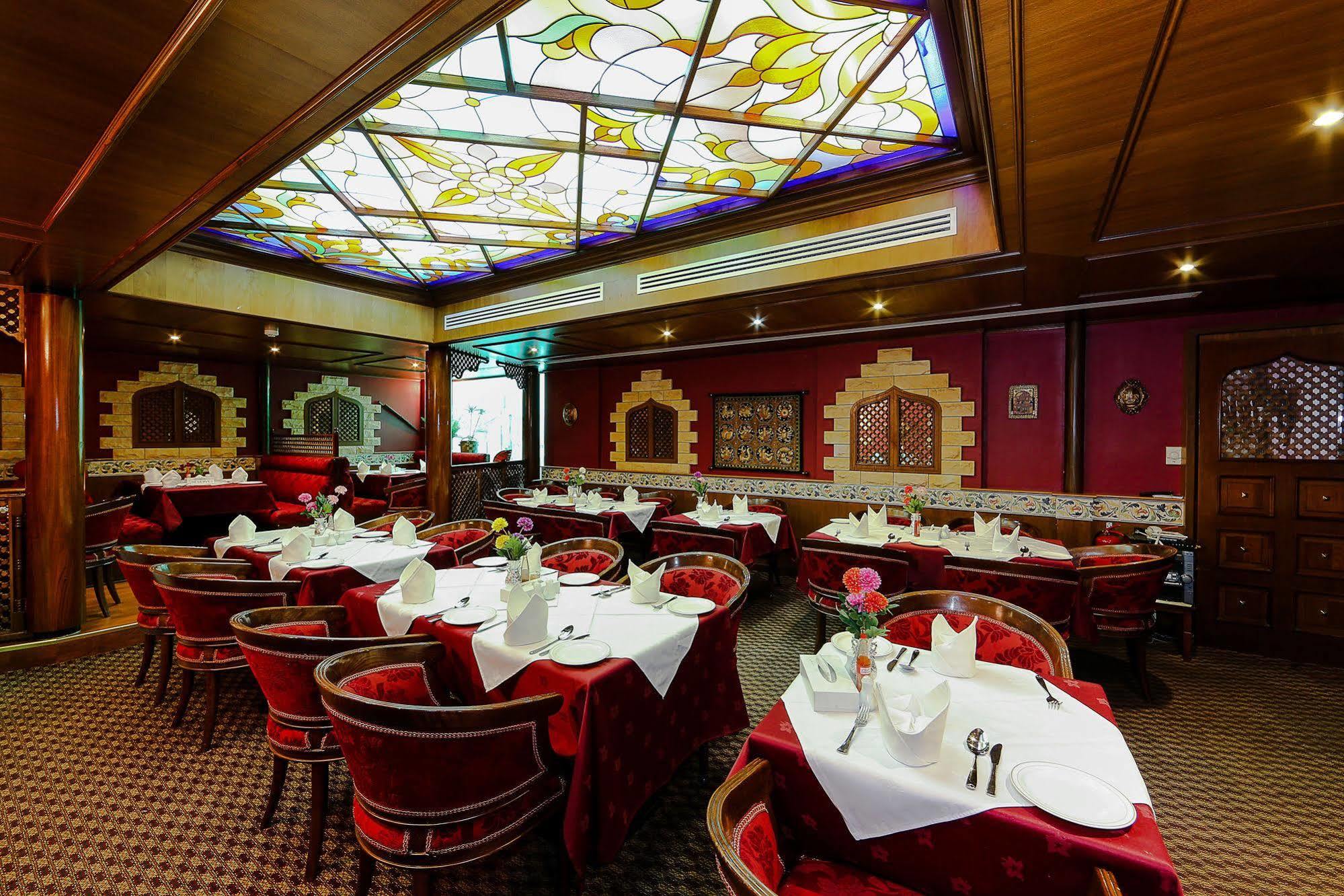 Jonrad Hotel Dubaï Extérieur photo