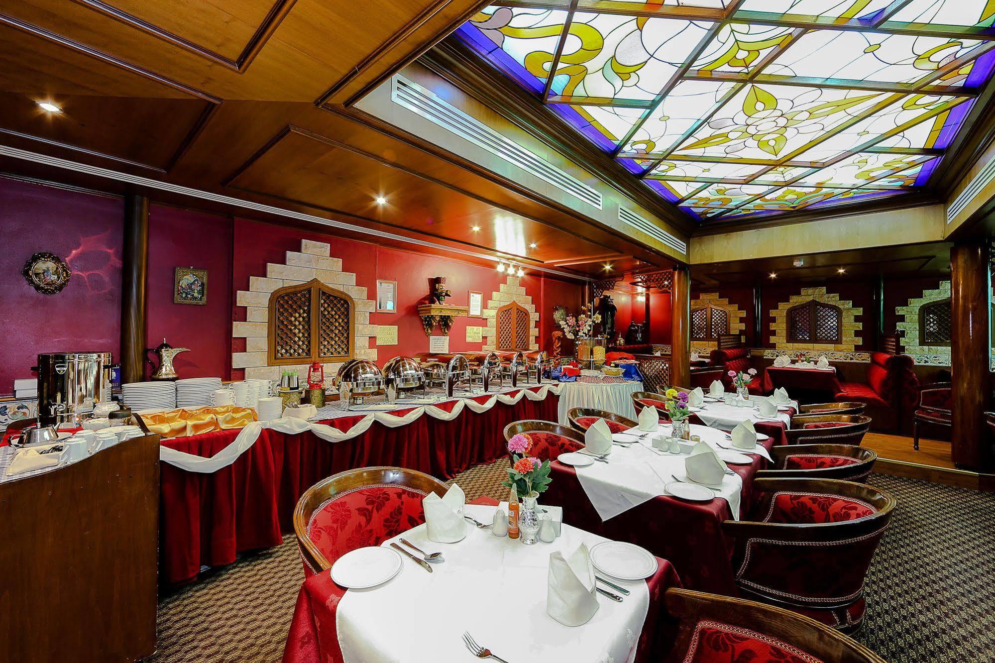 Jonrad Hotel Dubaï Extérieur photo